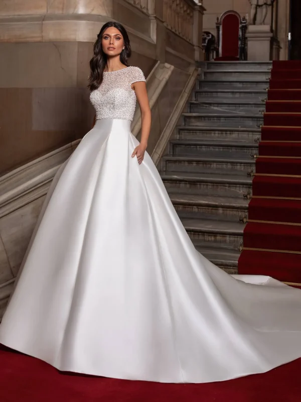 PRONOVIAS - CLOSE